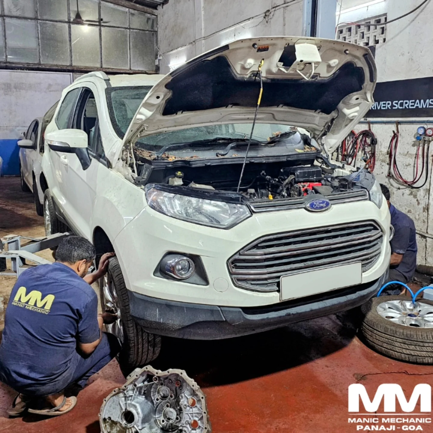 Gearbox repair with removed transmission at Manic Mechanic Goa